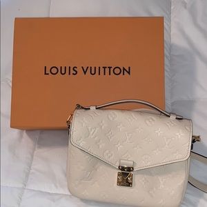 Louis Vuitton purse